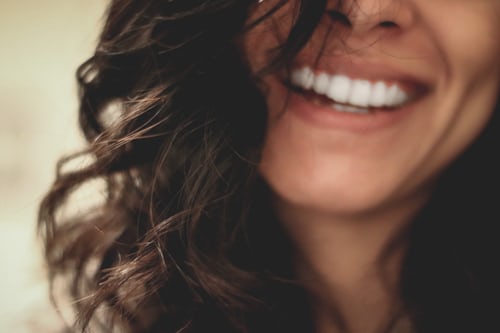 salud-dental Mujer con buena salud bucodental