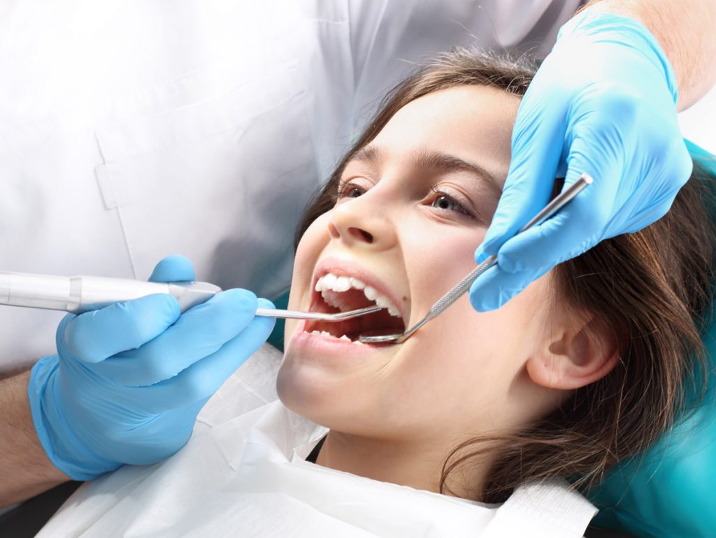 selladores dentales para niños - Clinica Luis Sánchez