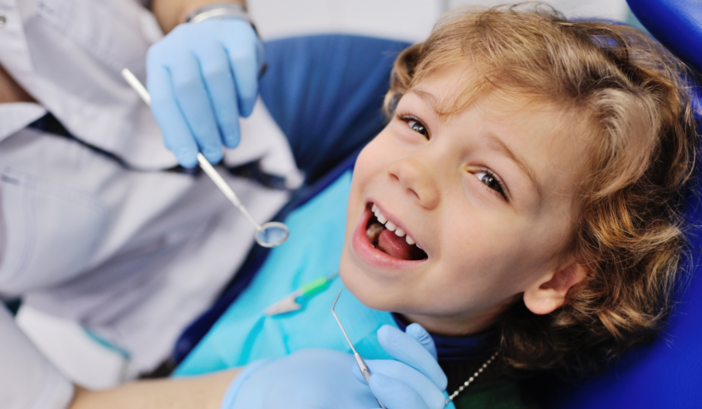 Personas con hongos bucales - Luis Sánchez, clínica dental en Getxo