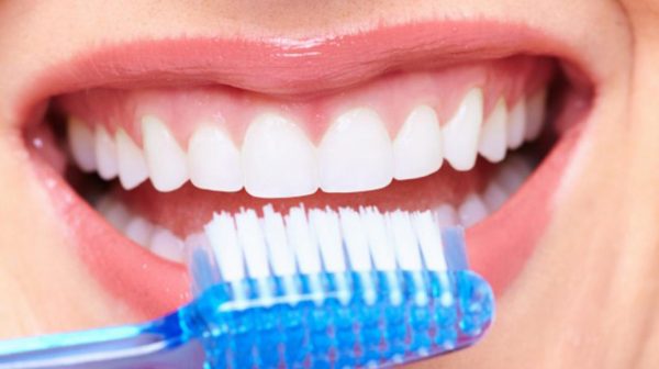 correcto cepillado de dientes