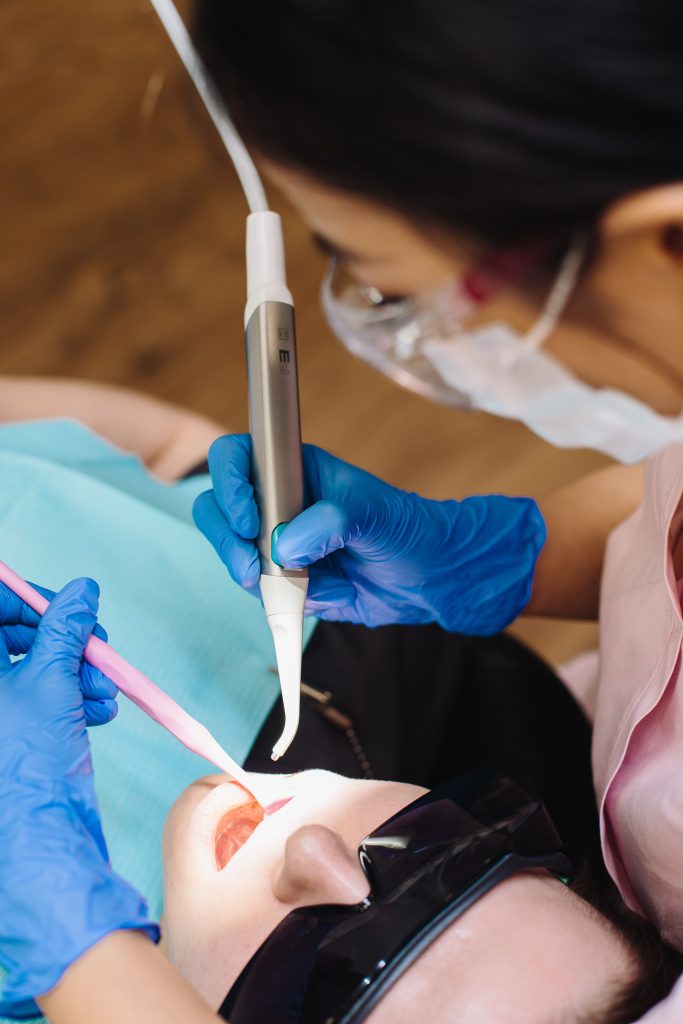 Sellado de fisuras - Luis Sánchez, Clínica dental en Getxo